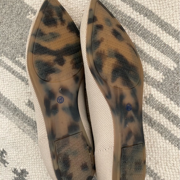 Rothy’s The Point flat, Ecru beige color, Size 9 - Picture 2 of 3